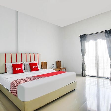 Oyo 2246 Anjung Bang Oking Hotel And Resort Pasarpulaupisang Екстериор снимка